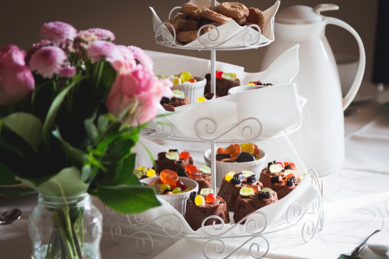 patisserie-LE VAL-min_pastries_dessert_cake_food_confectionery_chocolate_snack_restaurant-726323